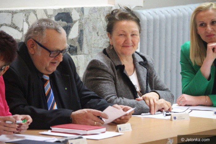 w-piechowicach-jedna-szkoa-dwa-budynki-foto-67151