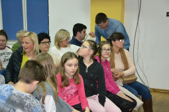 czerwony-kapturek-charytatywnie-w-janowicach-wielkich-foto-67167