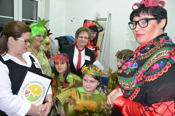 czerwony-kapturek-charytatywnie-w-janowicach-wielkich-foto-67167