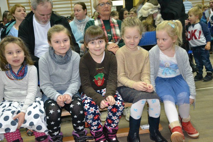 czerwony-kapturek-charytatywnie-w-janowicach-wielkich-foto-67167