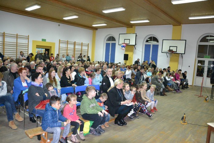 czerwony-kapturek-charytatywnie-w-janowicach-wielkich-foto-67167
