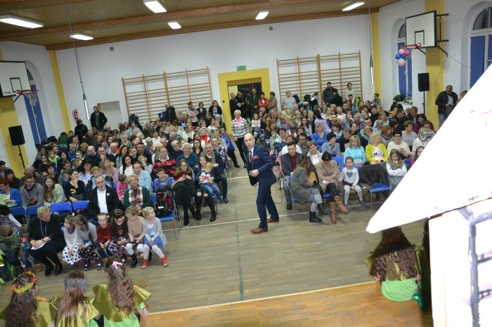 czerwony-kapturek-charytatywnie-w-janowicach-wielkich-foto-67167