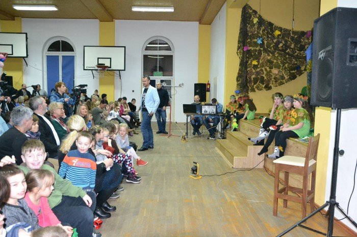 czerwony-kapturek-charytatywnie-w-janowicach-wielkich-foto-67167