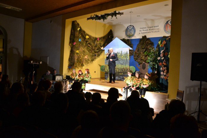 czerwony-kapturek-charytatywnie-w-janowicach-wielkich-foto-67167