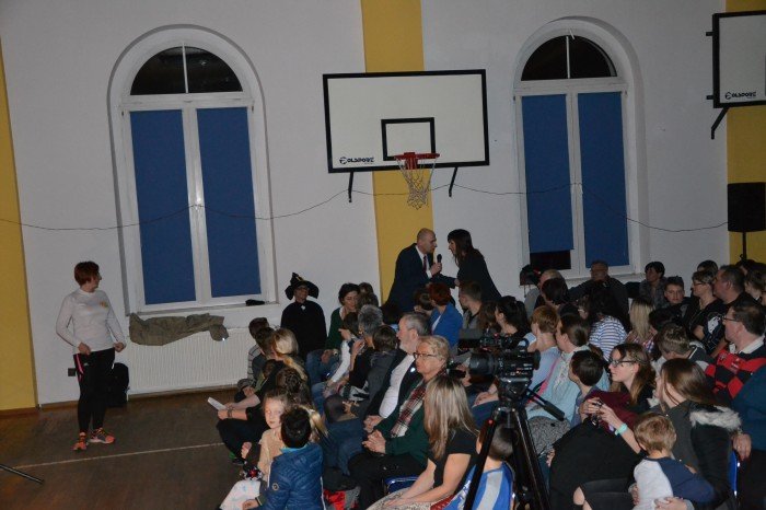 czerwony-kapturek-charytatywnie-w-janowicach-wielkich-foto-67167