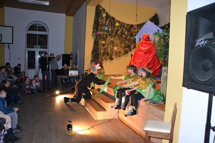 czerwony-kapturek-charytatywnie-w-janowicach-wielkich-foto-67167