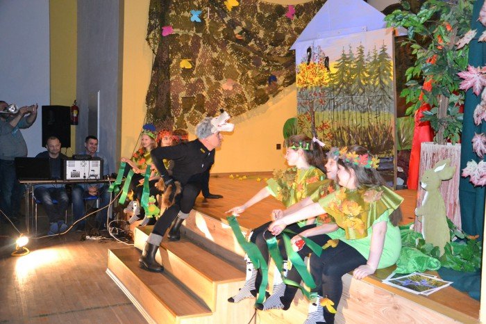 czerwony-kapturek-charytatywnie-w-janowicach-wielkich-foto-67167
