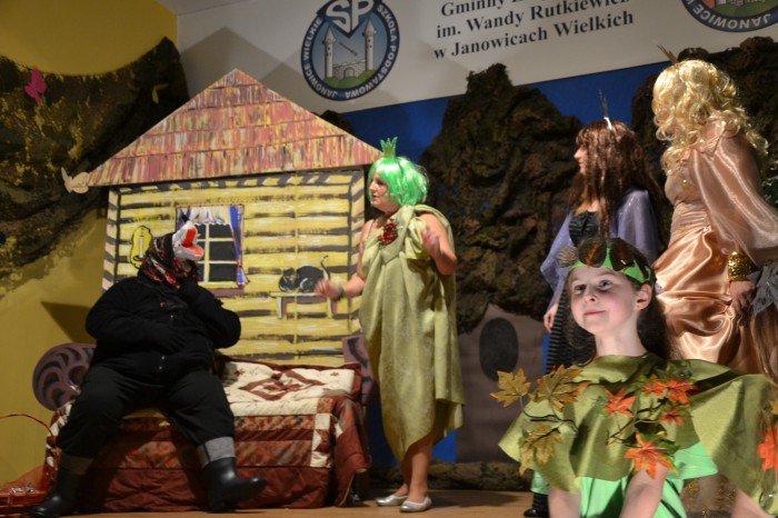czerwony-kapturek-charytatywnie-w-janowicach-wielkich-foto-67167