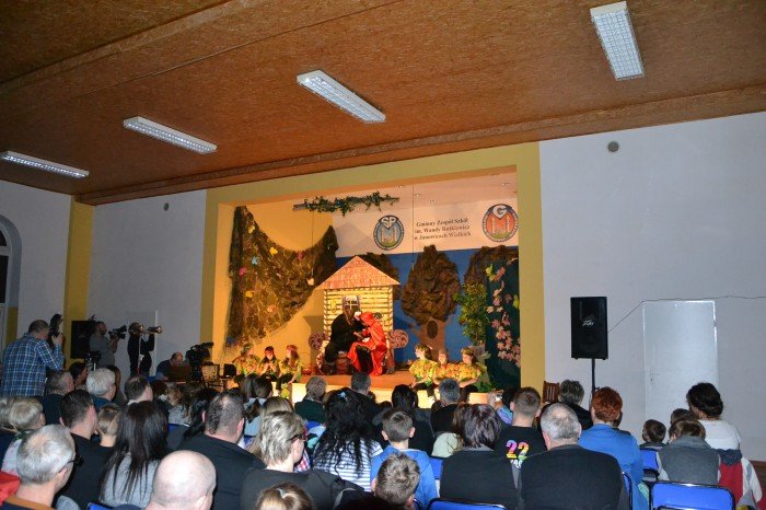 czerwony-kapturek-charytatywnie-w-janowicach-wielkich-foto-67167