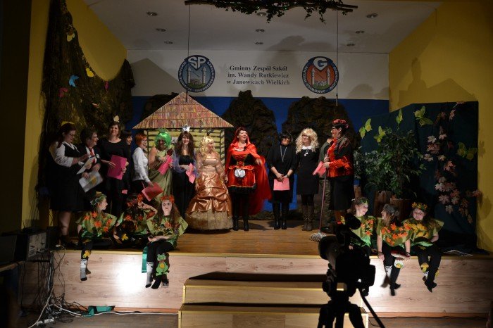 czerwony-kapturek-charytatywnie-w-janowicach-wielkich-foto-67167