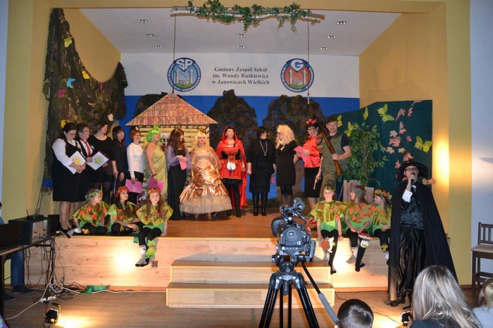 czerwony-kapturek-charytatywnie-w-janowicach-wielkich-foto-67167