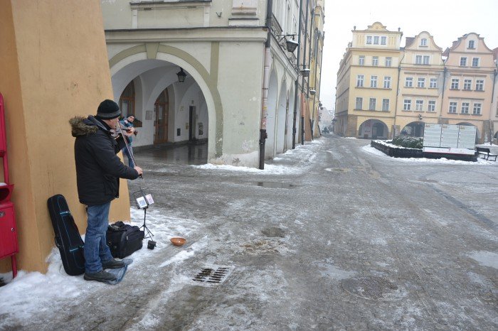 niezwyky-skrzypek-z-ukrainy-pod-ratuszem-foto-67171