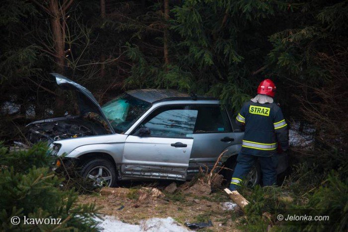 kolizja-na-sobieskiego-auto-w-rowie-foto-67233