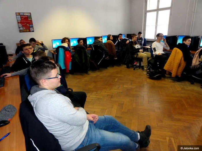 kpsw-zaprasza-uczniow-na-ciekawe-zajecia-foto-67234