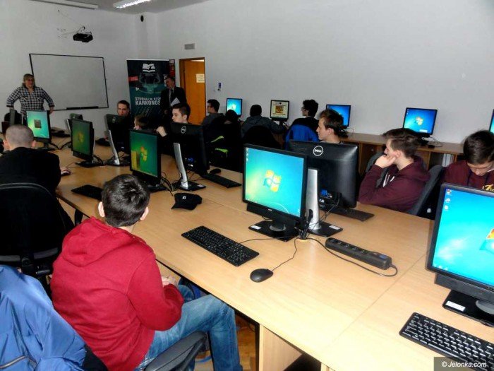 kpsw-zaprasza-uczniow-na-ciekawe-zajecia-foto-67234
