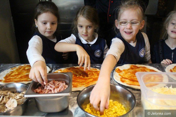 mali-kucharze-robili-pizze-foto-67249