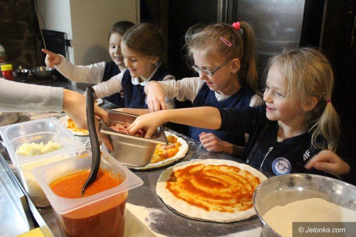 mali-kucharze-robili-pizze-foto-67249