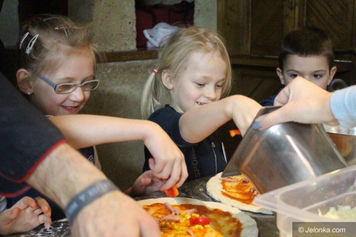 mali-kucharze-robili-pizze-foto-67249