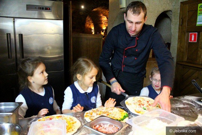 mali-kucharze-robili-pizze-foto-67249