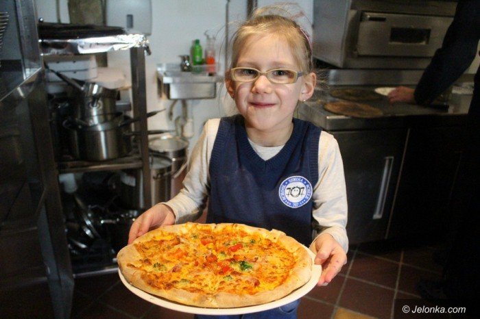 mali-kucharze-robili-pizze-foto-67249