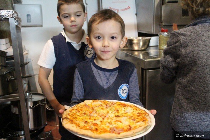 mali-kucharze-robili-pizze-foto-67249