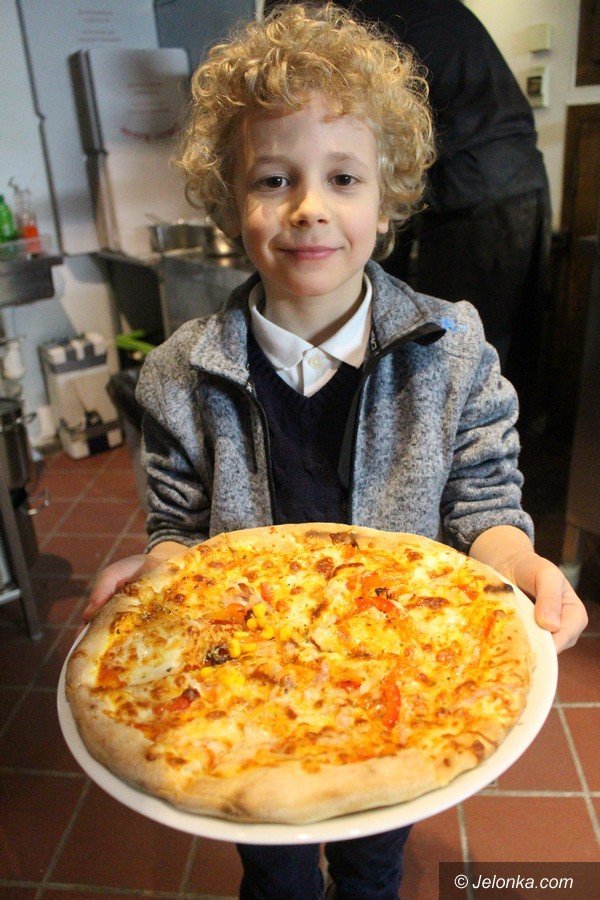 mali-kucharze-robili-pizze-foto-67249
