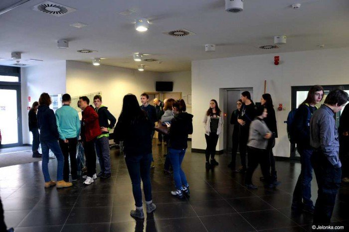 licealisci-z-regionu-zwiedzali-muzeum-karkonoskie-foto-67283