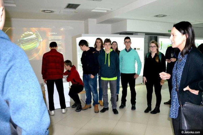 licealisci-z-regionu-zwiedzali-muzeum-karkonoskie-foto-67283
