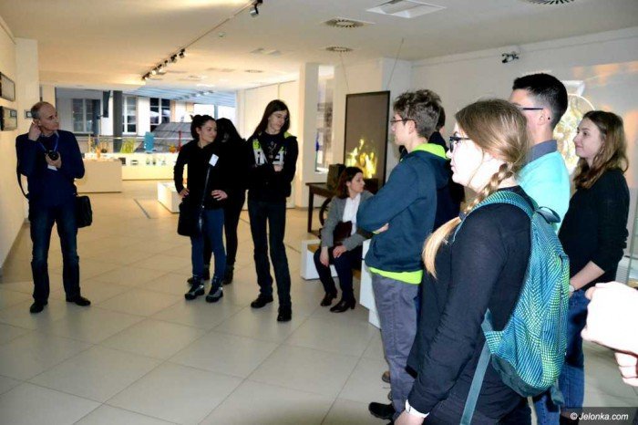 licealisci-z-regionu-zwiedzali-muzeum-karkonoskie-foto-67283