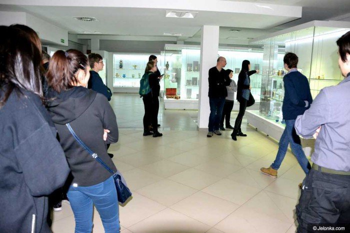licealisci-z-regionu-zwiedzali-muzeum-karkonoskie-foto-67283