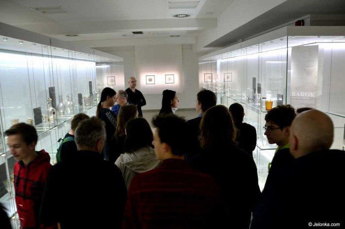 licealisci-z-regionu-zwiedzali-muzeum-karkonoskie-foto-67283