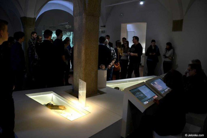 licealisci-z-regionu-zwiedzali-muzeum-karkonoskie-foto-67283