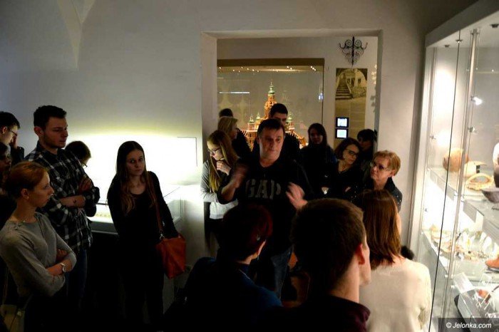 licealisci-z-regionu-zwiedzali-muzeum-karkonoskie-foto-67283