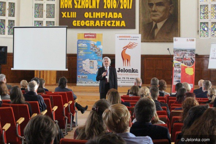 modziez-wykazuje-sie-wiedza-geograficzna-foto-67285