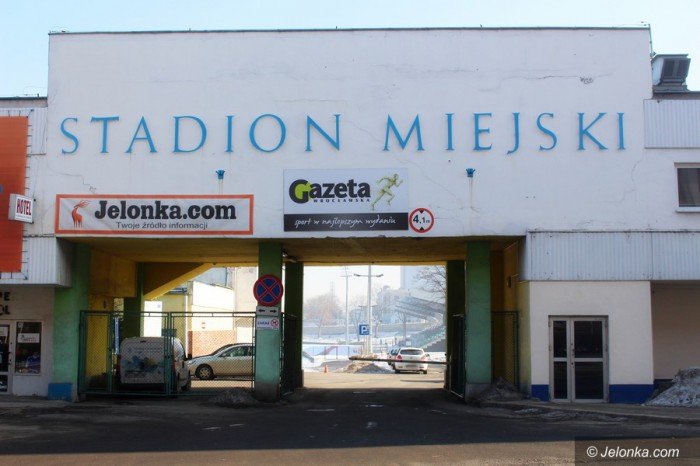 stadion-doczeka-sie-sztucznej-murawy-foto-67329