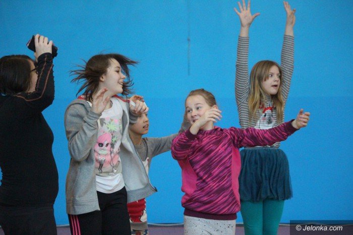 ferie-z-mosem-w-penej-obsadzie-foto-67340