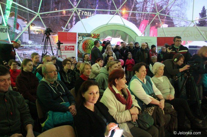 sniezne-rzezby-i-gwiazdy-w-szklarskiej-porebie-foto-67375