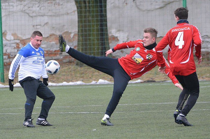kleska-pikarzy-karkonoszy-w-swidnicy-foto-67380