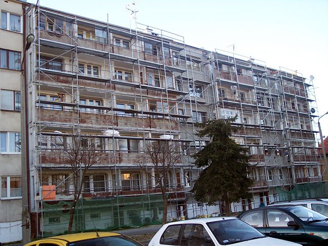Betonowe blokowiska na pewno będą wyglądały ładniej po skończonym remoncie.