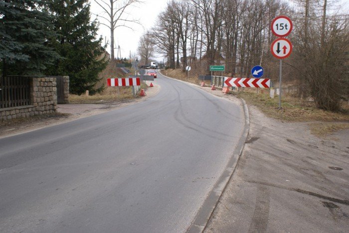 nowy-chodnik-i-remont-mostu-w-kostrzycy-foto-67470