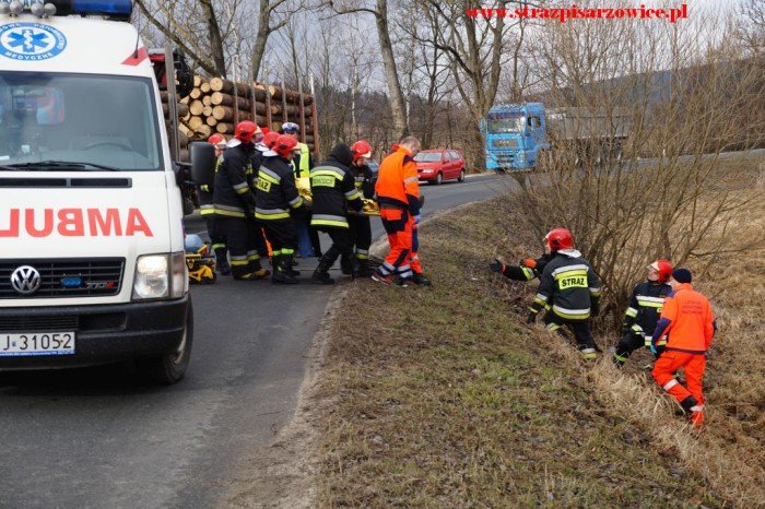 wypadek-pod-pisarzowicami-w-akcji-smigowiec-foto-67615