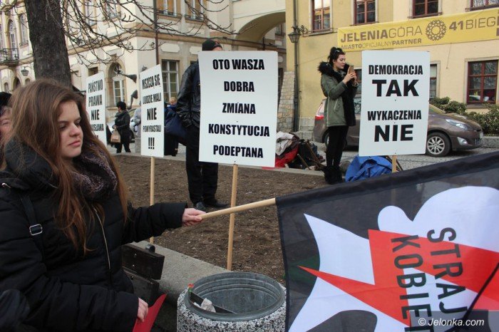 manifestacja-w-obronie-praw-kobiet-foto-67662