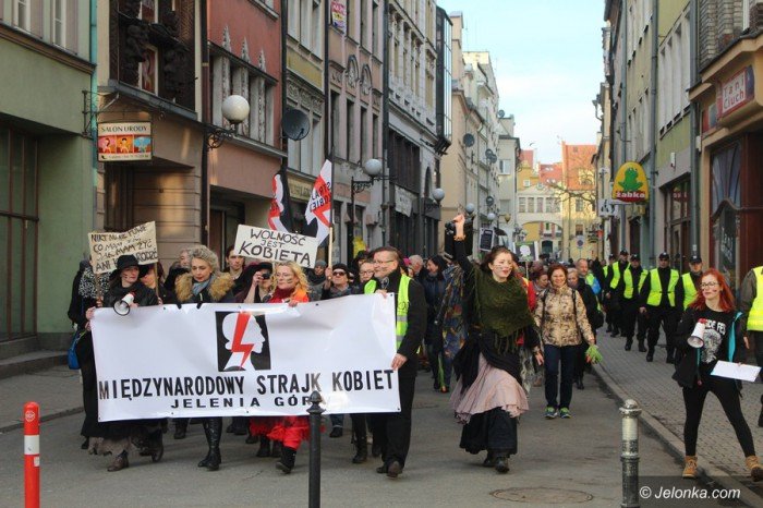 manifestacja-w-obronie-praw-kobiet-foto-67662