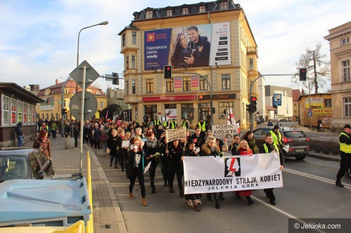 manifestacja-w-obronie-praw-kobiet-foto-67662