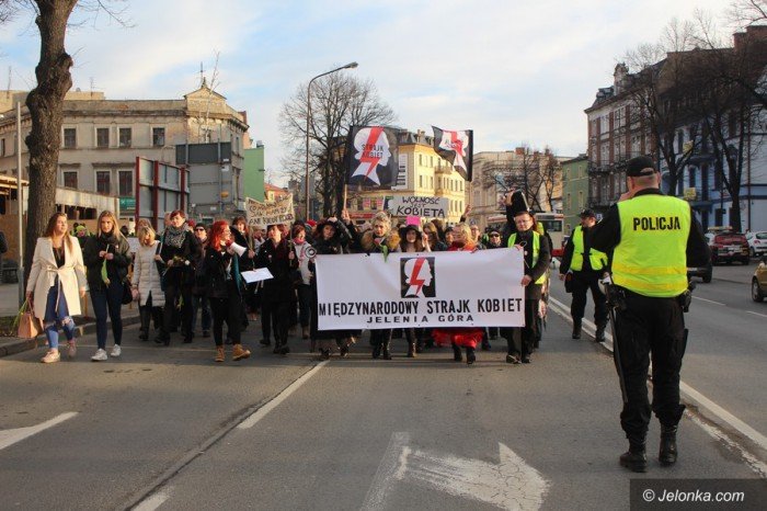 manifestacja-w-obronie-praw-kobiet-foto-67662