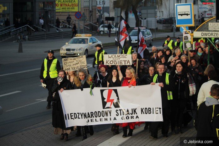 manifestacja-w-obronie-praw-kobiet-foto-67662