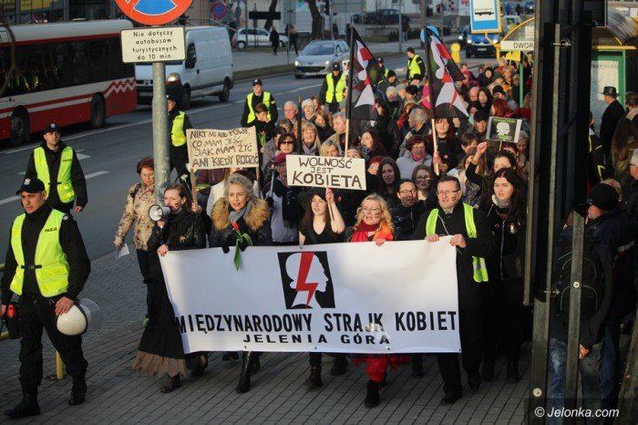 manifestacja-w-obronie-praw-kobiet-foto-67662