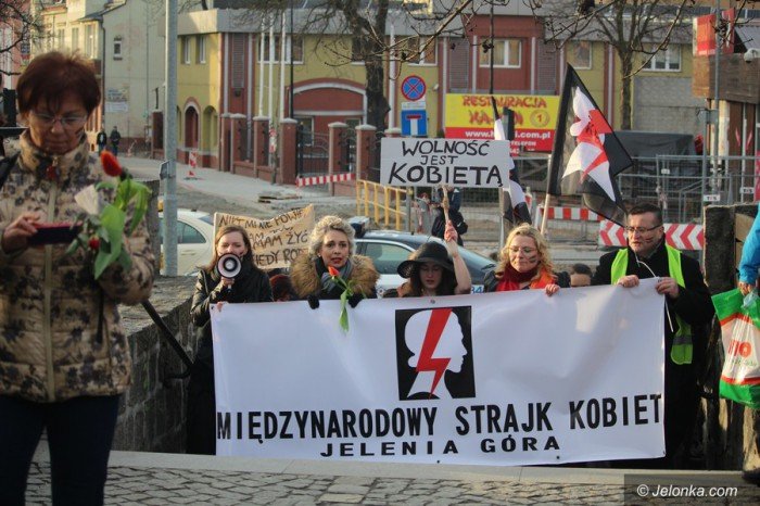 manifestacja-w-obronie-praw-kobiet-foto-67662