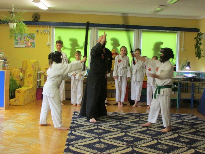 przedszkolaki-z-13-gosciy-zawodnikow-jujitsu-foto-67675