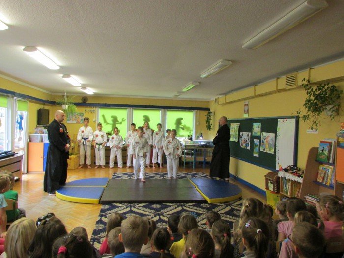 przedszkolaki-z-13-gosciy-zawodnikow-jujitsu-foto-67675